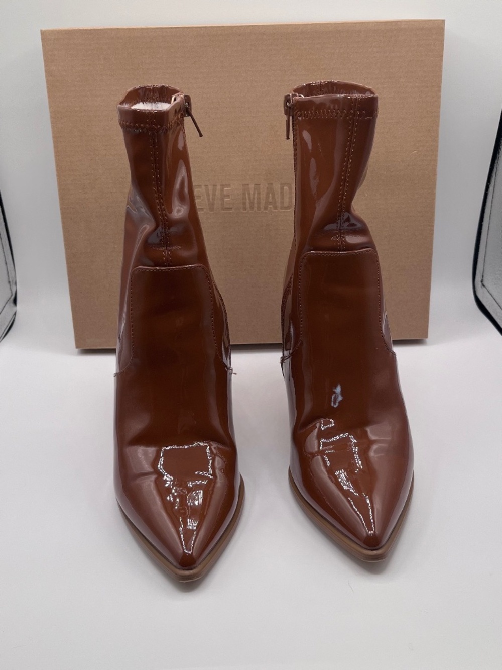 Steve Madden Elwyn brown patent leather ankle bootie, size 8M